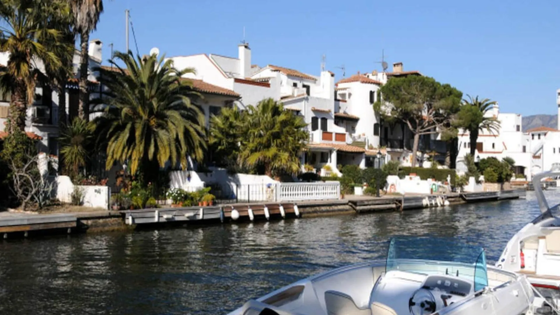 Tranquil Holiday Home With Pool إمبوريابرافا إسبانيا