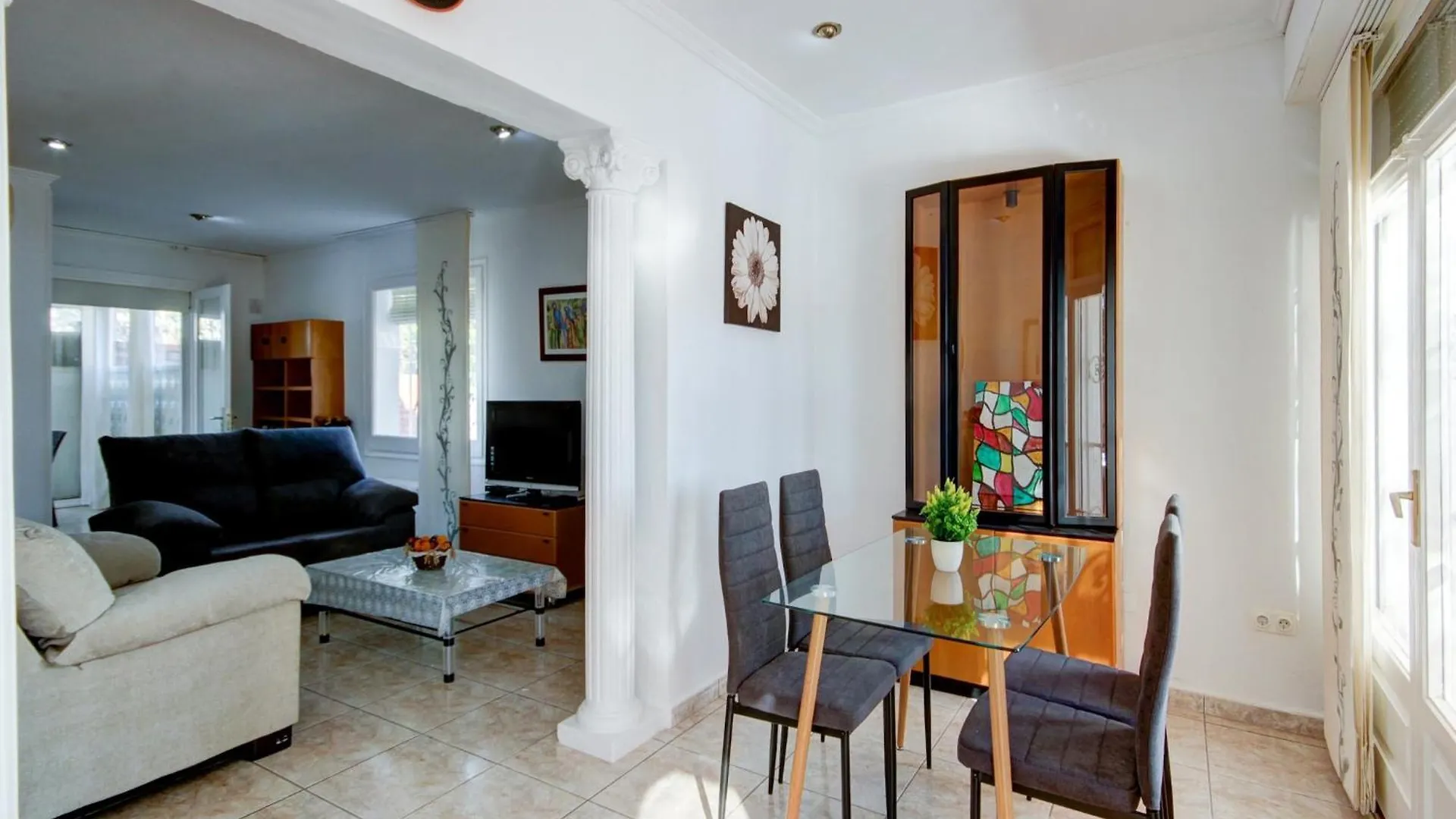 Tranquil Holiday Home With Pool إمبوريابرافا