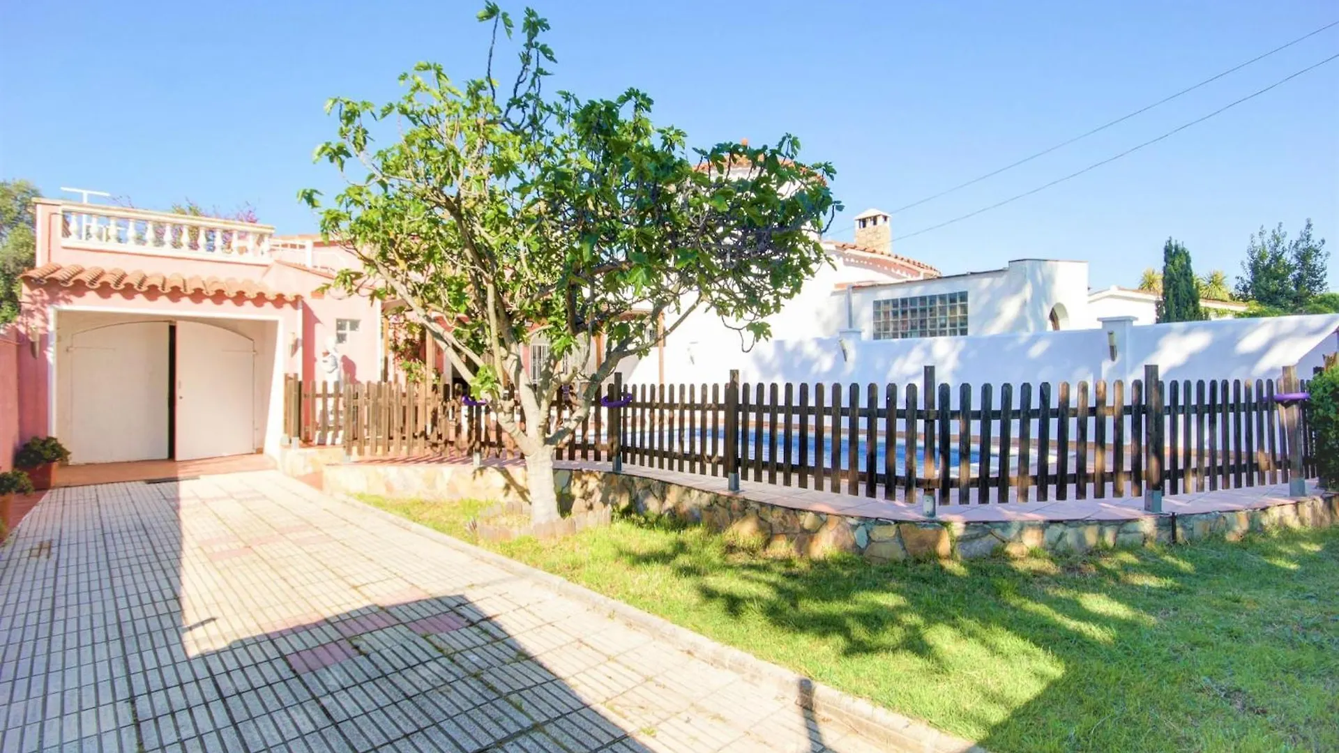 Tranquil Holiday Home With Pool إمبوريابرافا